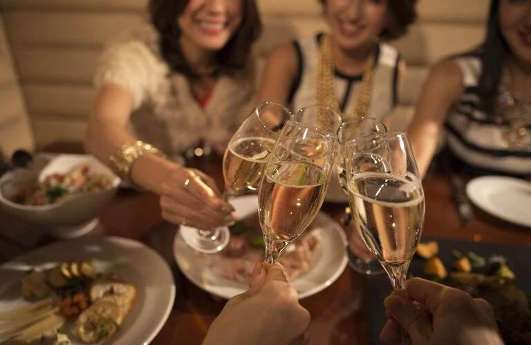 女子会での美味しい食事 | 東京都西荻窪のビストロならビストロオレオ